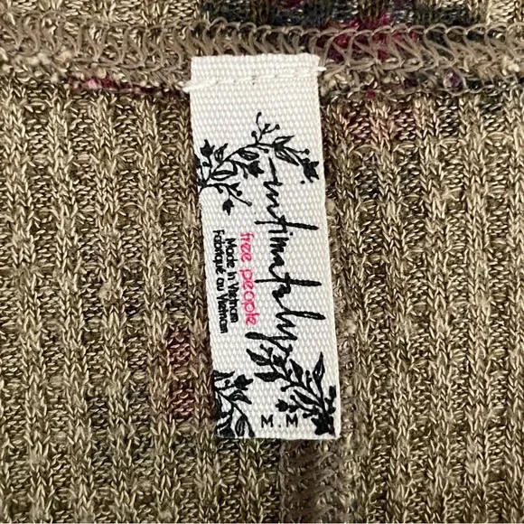 🌿3/$30 Free People Intimately one of the girls green floral button up top - Picture 7 of 8